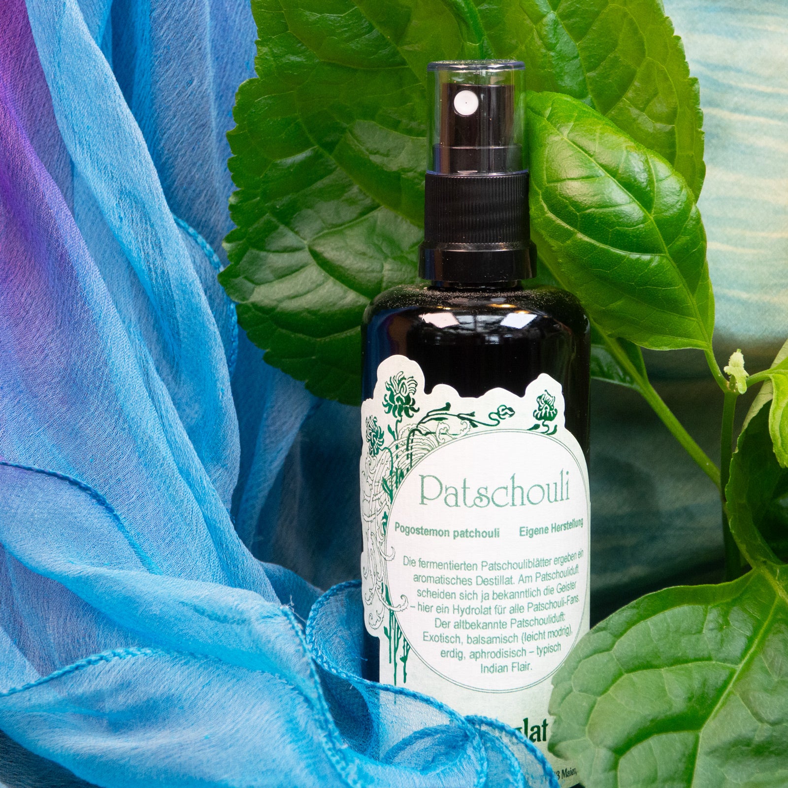 Hydrolat mit Patschouliblätter